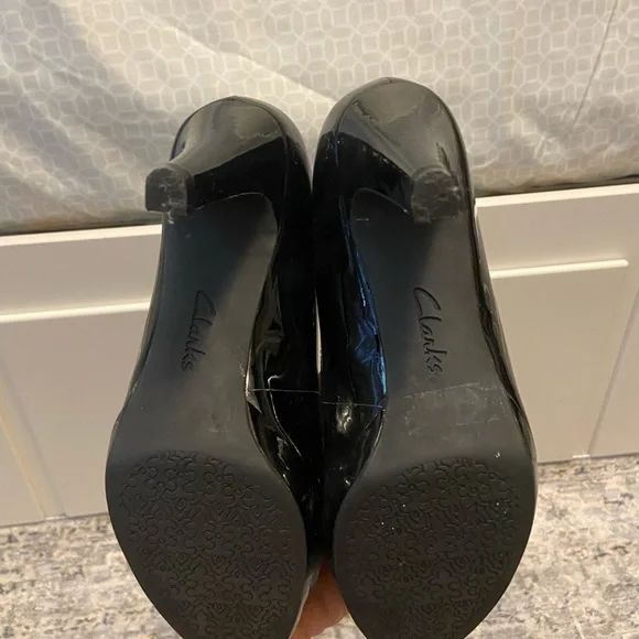 Clarks - Picture 3 of 3